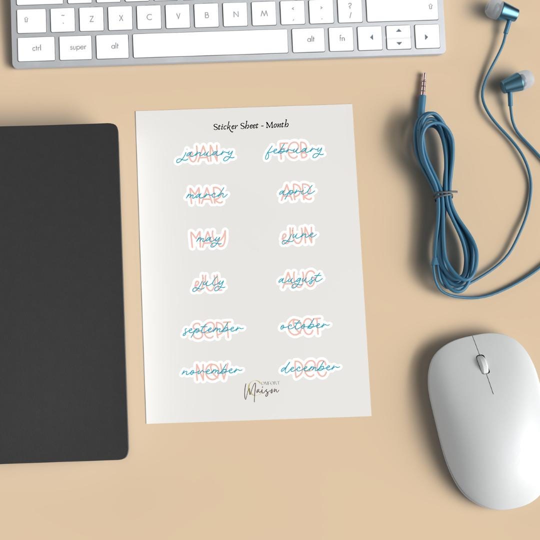 Wasserdichte Monatssticker in A6 – Alle Monate des Jahres in handgezeichneter Schrift auf einem Stickerbogen für Kalender und Bullet Journals.
